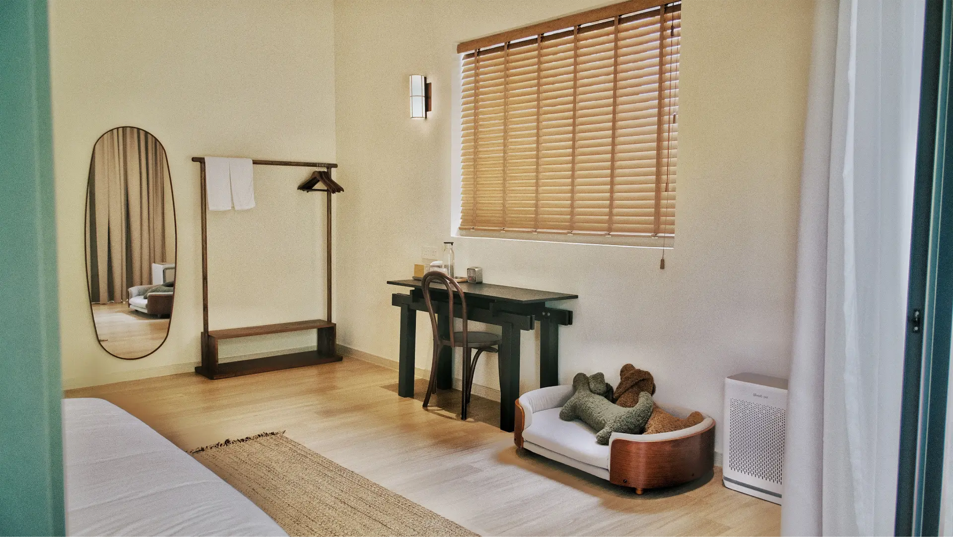 Room 4: Slow — photo 13