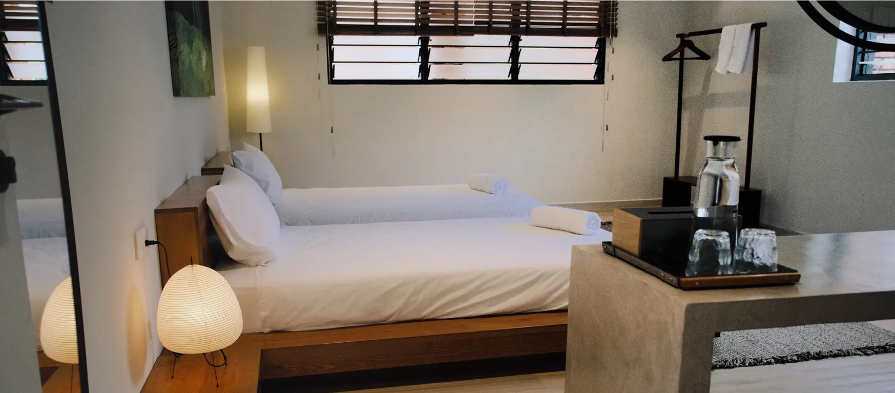Room 1: Away — photo 3