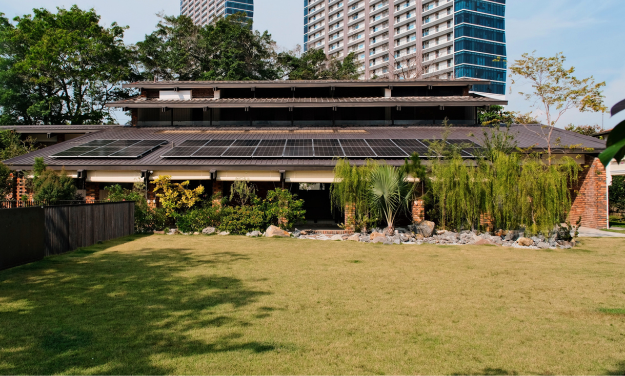 dedede building and lawn