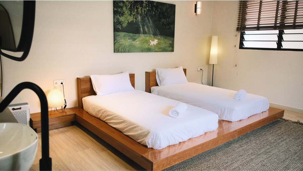 Room 1: Away — photo 4